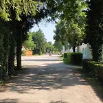 Smart Athen Mit Terrasse, Ca 15min Europapark, Rulantica 木屋
