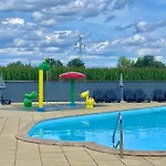 Smart Athen Mit Terrasse, Ca 15min Europapark, Rulantica 木屋 *